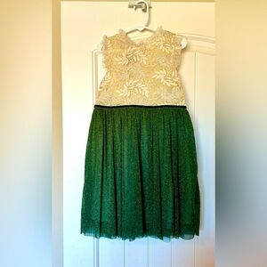 Elestory Holly Dress in Mistletoe. Size 6-7 yrs.